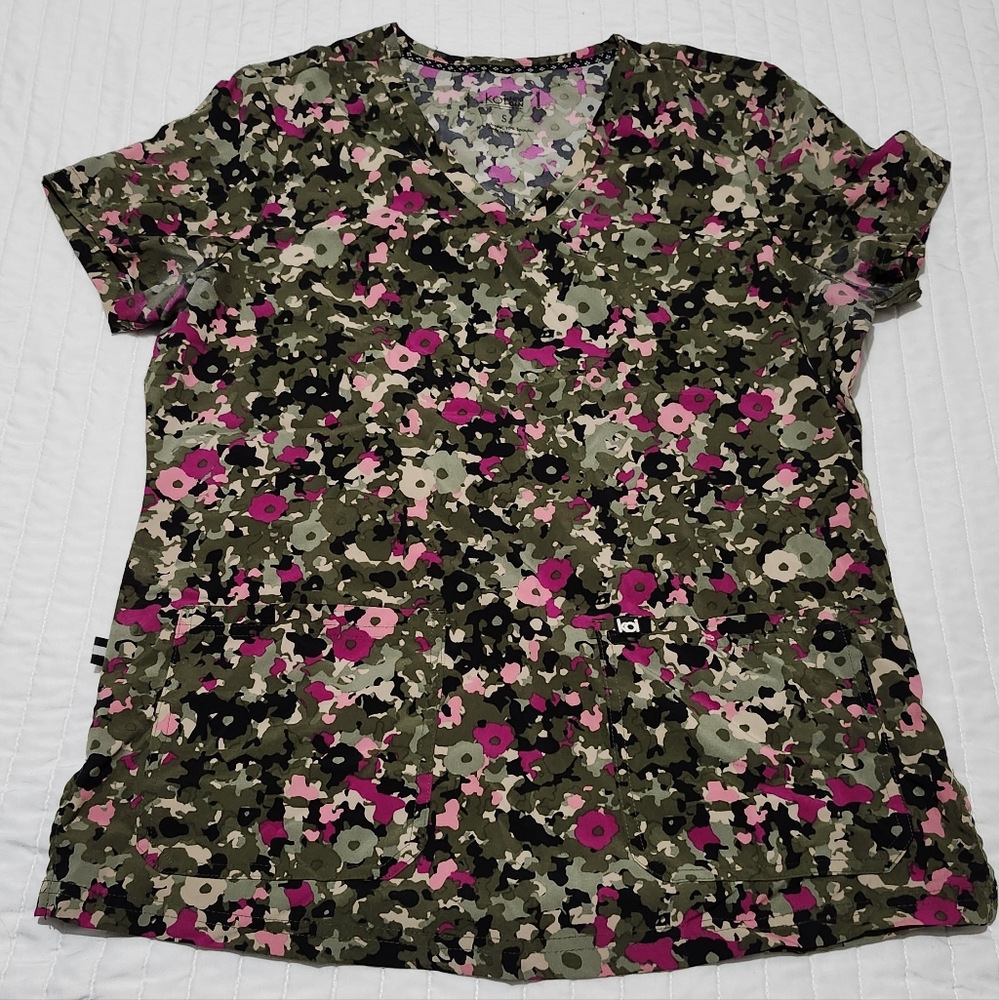 KOI nex gen scrub top.  "S"